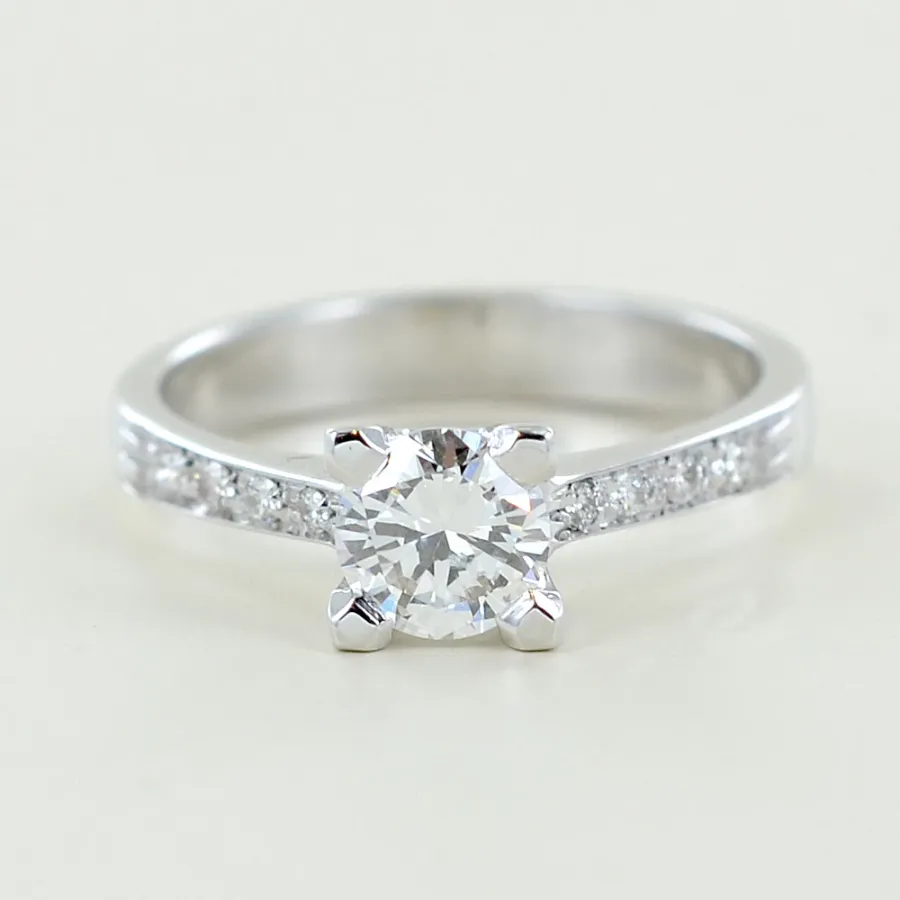 obrazek 5 Włoski pierścionek Solitaire z brylantem 0,65 ct i brylantami na trzpieniu