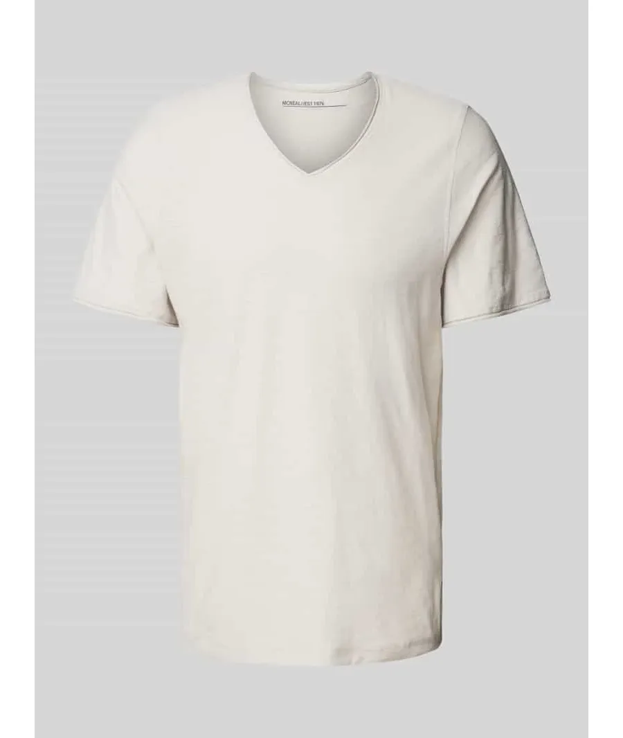 obrazek 1 T-shirt z dekoltem w serek