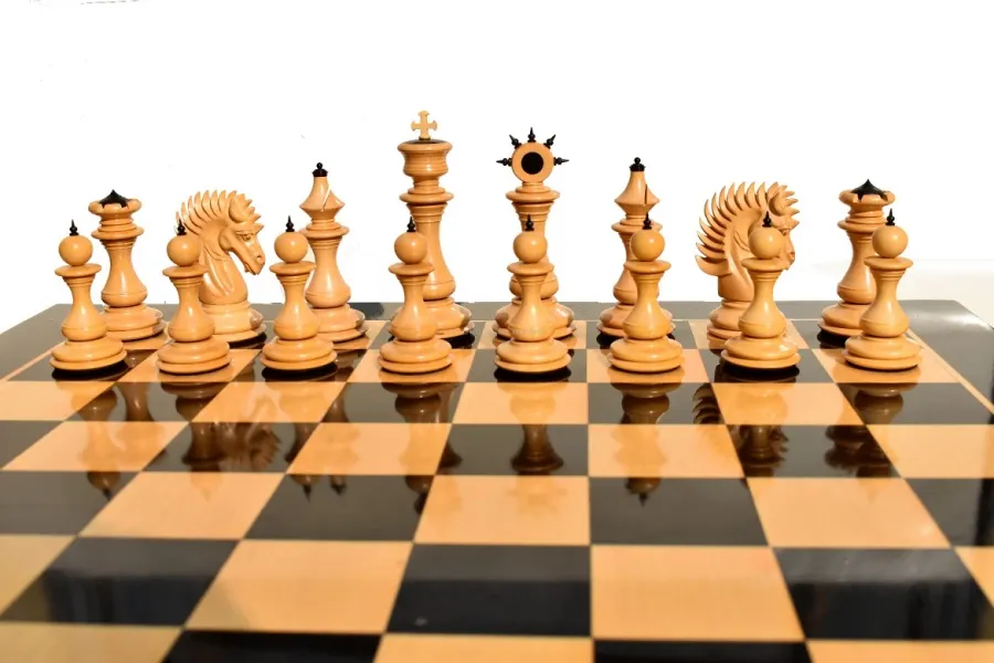 obrazek 6 Prestiżowe ręcznie wykonane szachy z kolekcji Golden Signature - The Chess Empire