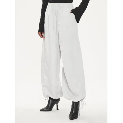 Zdjęcie Gestuz Spodnie materiałowe 10908112 Szary Relaxed Fit