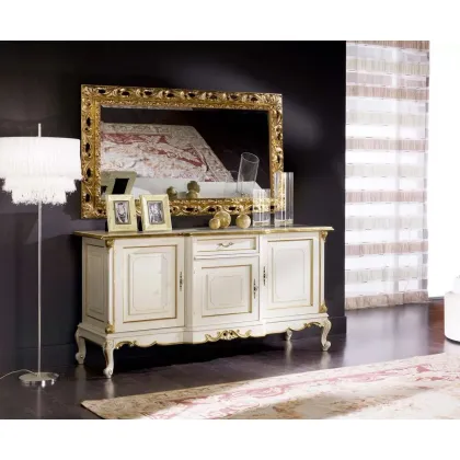 Zdjęcie Klasyczna ręcznie rzeźbiona komoda Regency