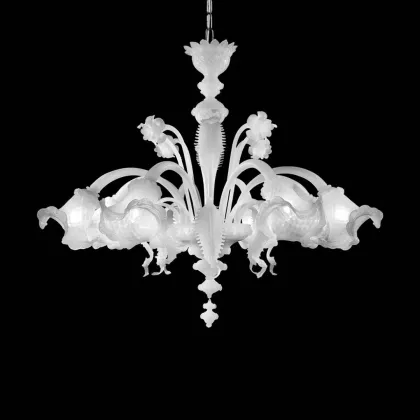 Zdjęcie Elegancki żyrandol ze szkła murano wykonany ręcznie w stylu weneckim