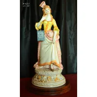 Zdjęcie Ręcznie wykonana figurka ceramiczna z Włoch