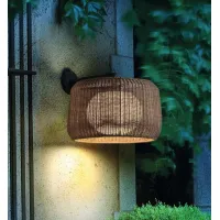 Zdjęcie Designerska lampa ścienna jako oświetlenie do ogrodu lub tarasu