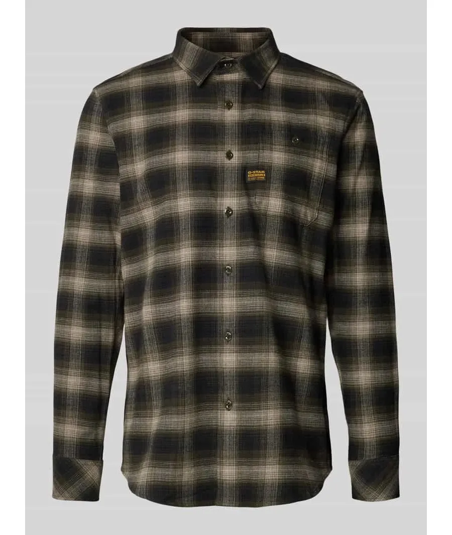 obrazek 1 Koszula casualowa o kroju slim fit z naszywką z logo model ‘Bristum’