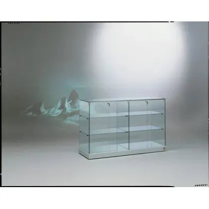 Zdjęcie Stylowa długa lada ekspozycyjna wykonana z hartowanego szkła