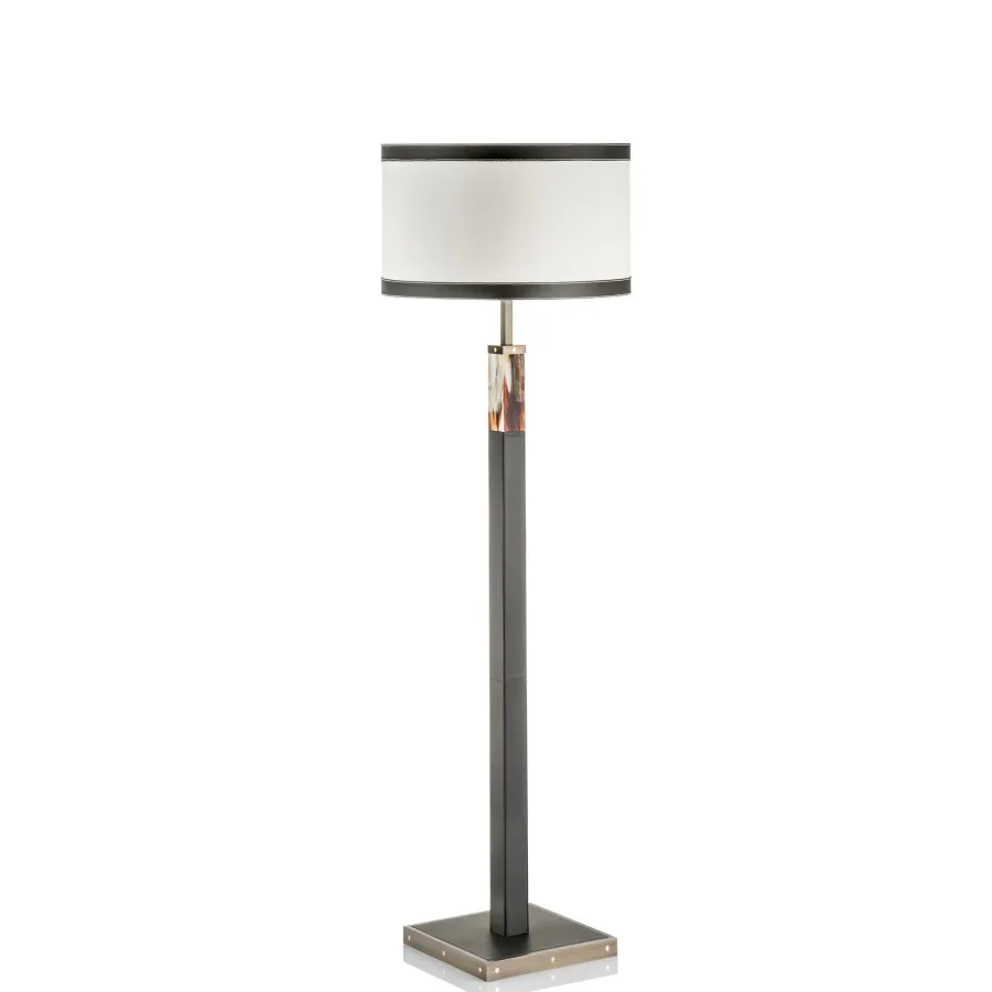 obrazek 1 Ekskluzywna lampa podłogowa z matowego rogu i skóry Tosca – Arcahorn
