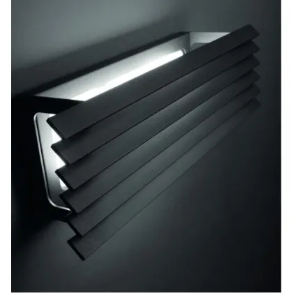 Zdjęcie Stylowa zewnętrzna lampa ścienna Lineana H