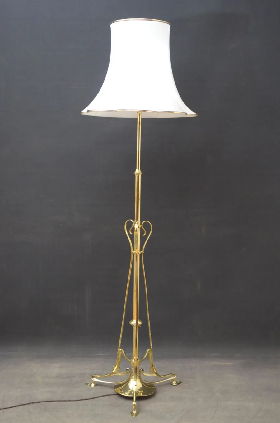 obrazek 1 Antyczna elegancka secesyjna mosiężna standardowa lampa teleskopowa
