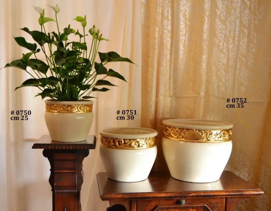 obrazek 1 Włoska donica ceramiczna ze zdobieniami w 3 wariantach wymiarowych