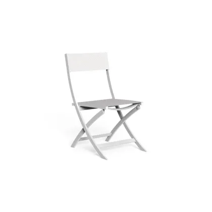 Zdjęcie Cudowne włoskie krzesło idealne na ogród