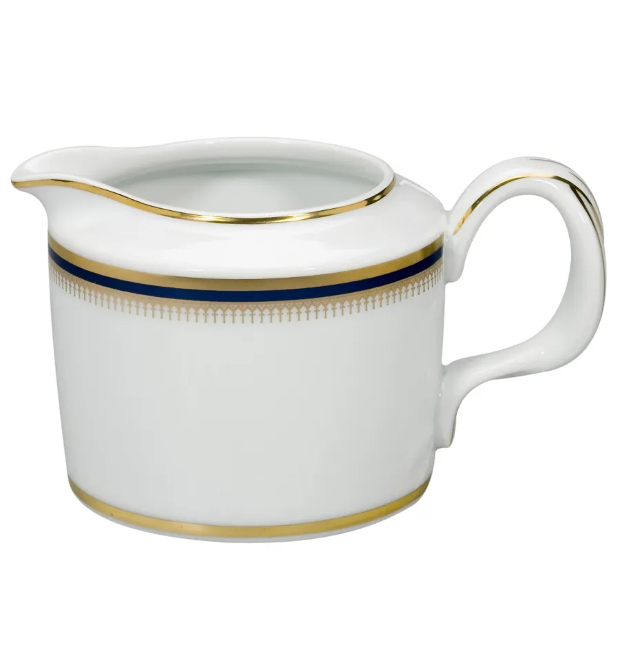 obrazek 1 Biały porcelanowy dzbanek na mleko z ekskluzywnej kolekcji Cambridge - Vista Alegre