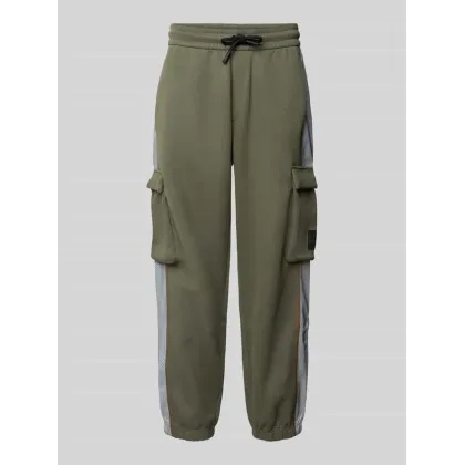 Zdjęcie Spodnie dresowe o kroju tapered fit z kieszeniami cargo model ‘ATHLETIC MIX’