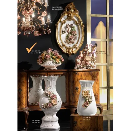 Zdjęcie Wazon z ceramicznymi kwiatami