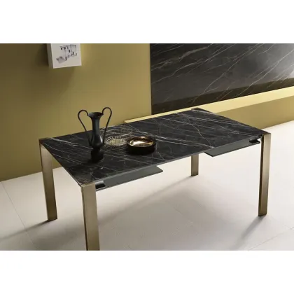 Zdjęcie Ekskluzywny stół z ceramicznym blatem oraz wysuwanymi szklanymi elementami - Tonelli Design