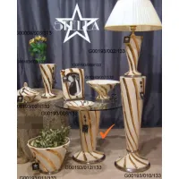 Zdjęcie Szykowny ceramiczny stolik kawowy z szklanym blatem