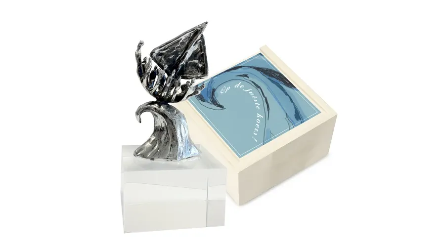 obrazek 1 Stylowa posrebrzana statuetka 