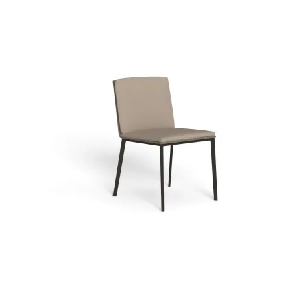 Zdjęcie Cudowne włoskie krzesło idealne na ogród