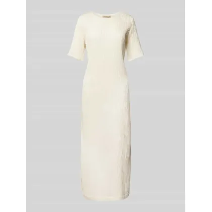 Zdjęcie Sukienka midi z fakturowanym wzorem