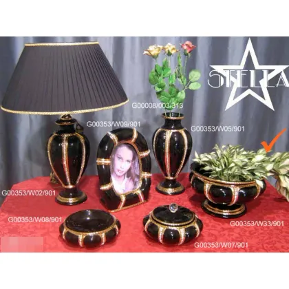 Picture A charming ceramic bowl