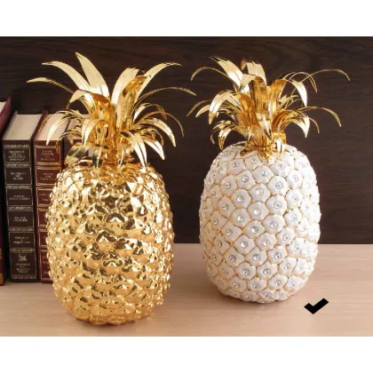 Picture Luxurious pineapple - white, gold and decorations - Bruno Costenaro