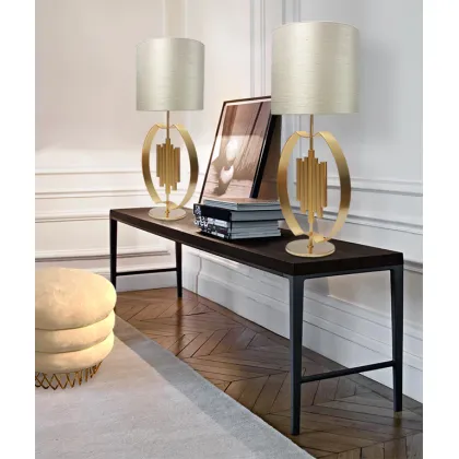 Zdjęcie Elegancka lampka nocna Gold Tupelo z jedwabnym cylindrycznym abażurem