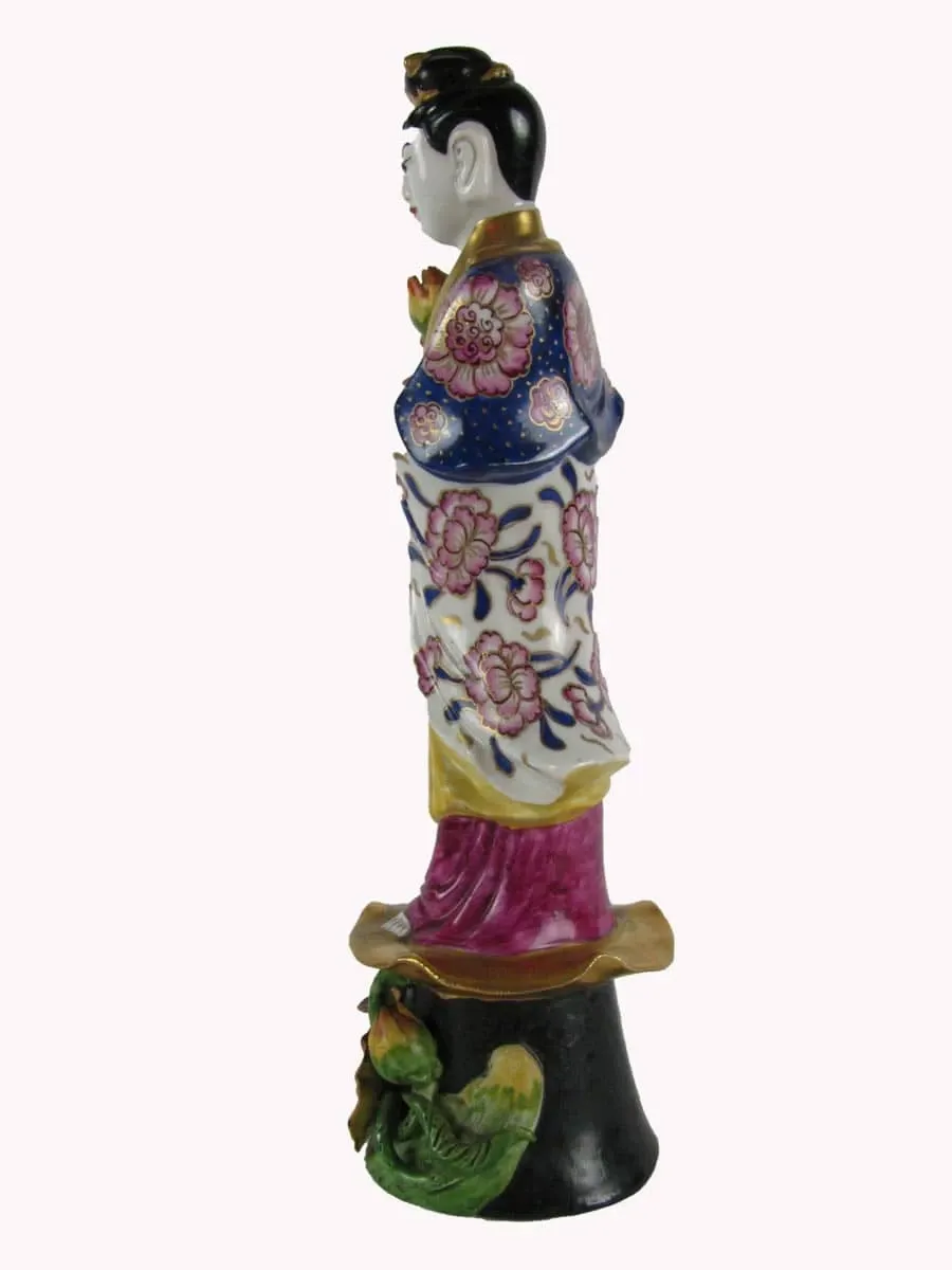 obrazek 3 Figura orientalnej kobiety z polichromowanej porcelany
