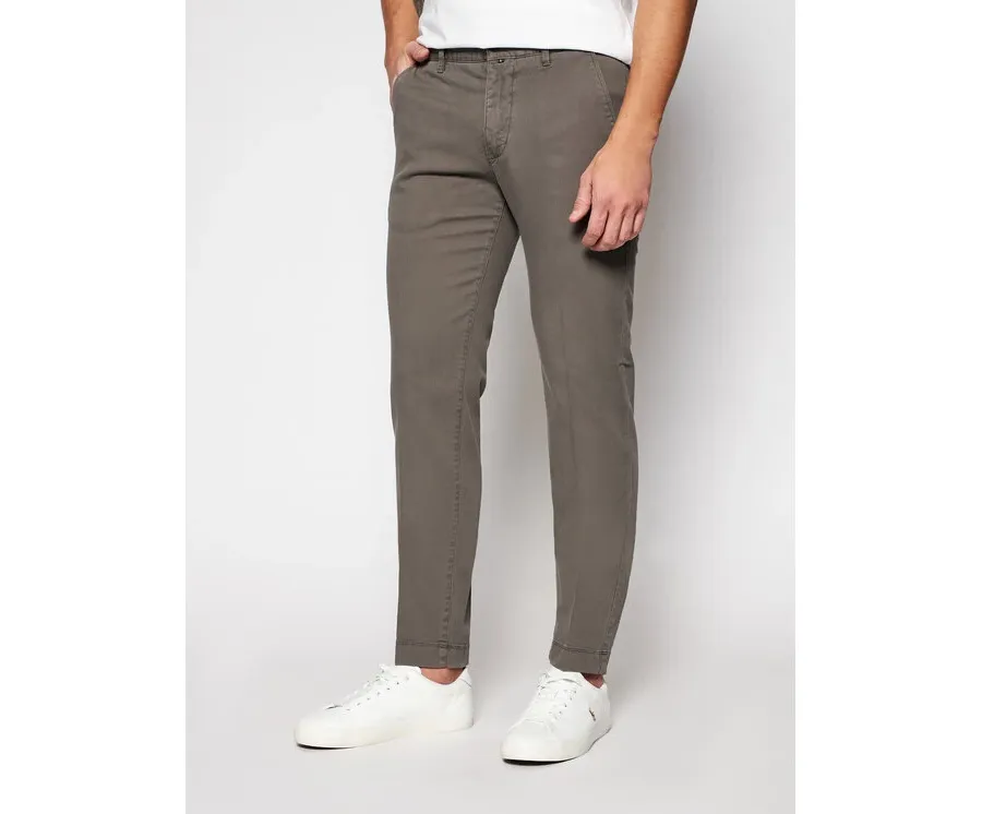 obrazek 1 Marc O'Polo Chinosy B21 0108 10064 Szary Tapered Fit