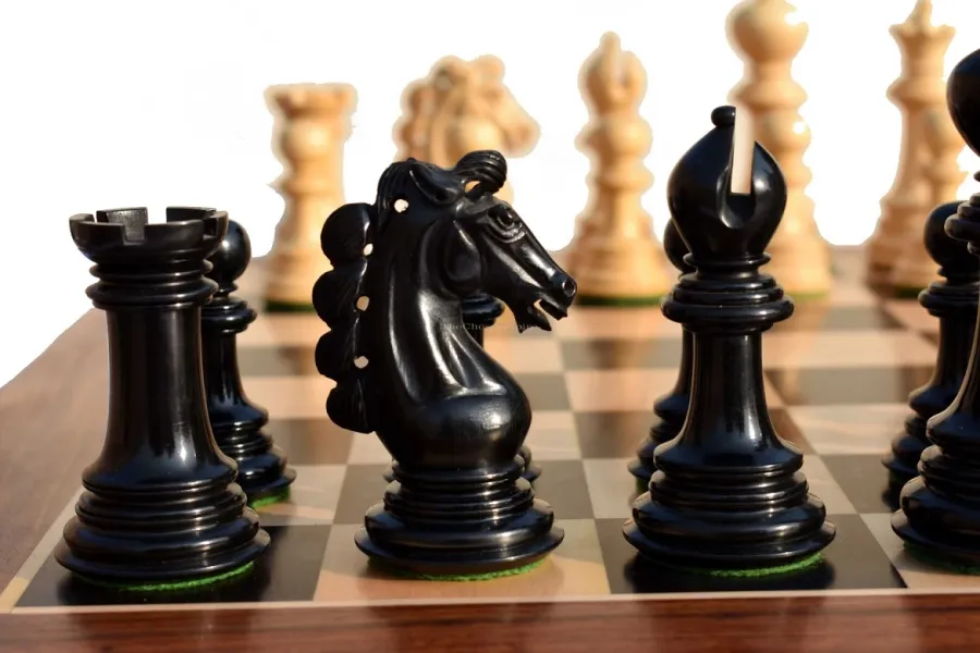obrazek 9 Wyjątkowy zestaw Svadilfari Stallion idealny na prezent - The Chess Empire