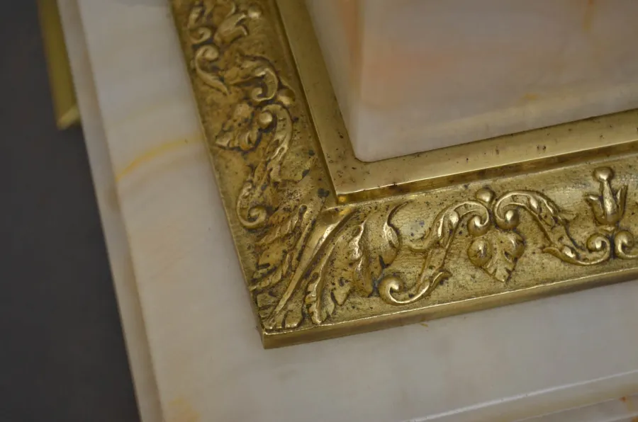 obrazek 4 Edwardiańska kolumna z białego marmuru i mosiądzu - antyk