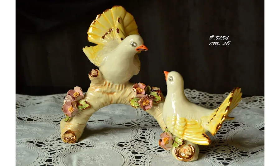 picture 1 Decorative pair of doves