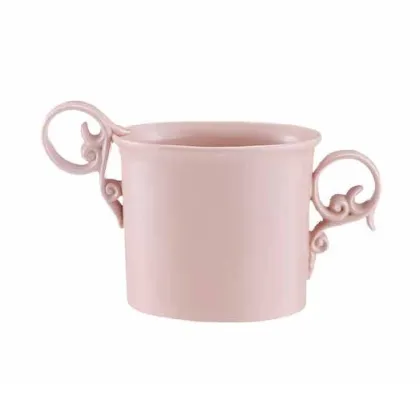 Picture A small pottery pot with asymmetric handles