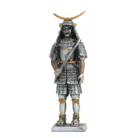 Zdjęcie Wyjątkowa figurka samuraja z pewteru - ręczne zdobienia