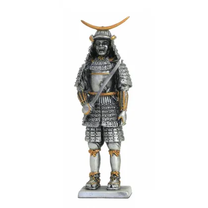 Zdjęcie Wyjątkowa figurka samuraja z pewteru - ręczne zdobienia