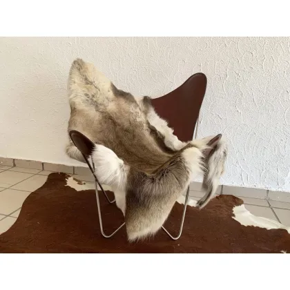 Zdjęcie Dekoracyjny dywan ze skóry renifera - 140x100 cm