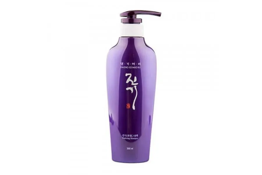 obrazek 1 Daeng Gi Meo Ri Vitalizing Shampoo Rewitalizujący szampon do włosów 300 ml