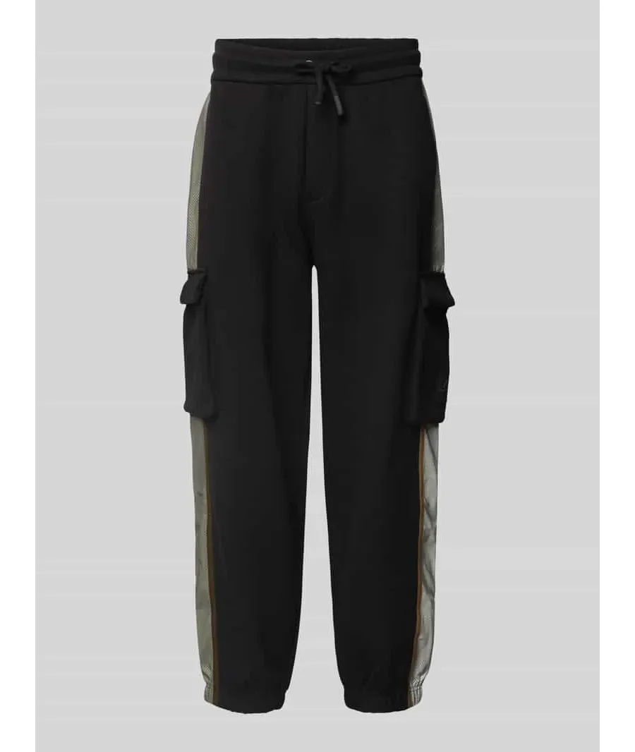 obrazek 1 Spodnie dresowe o kroju tapered fit z kieszeniami cargo model ‘ATHLETIC MIX’