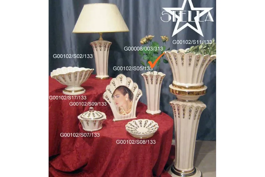 picture 1 Elegant ceramic vase for apartments