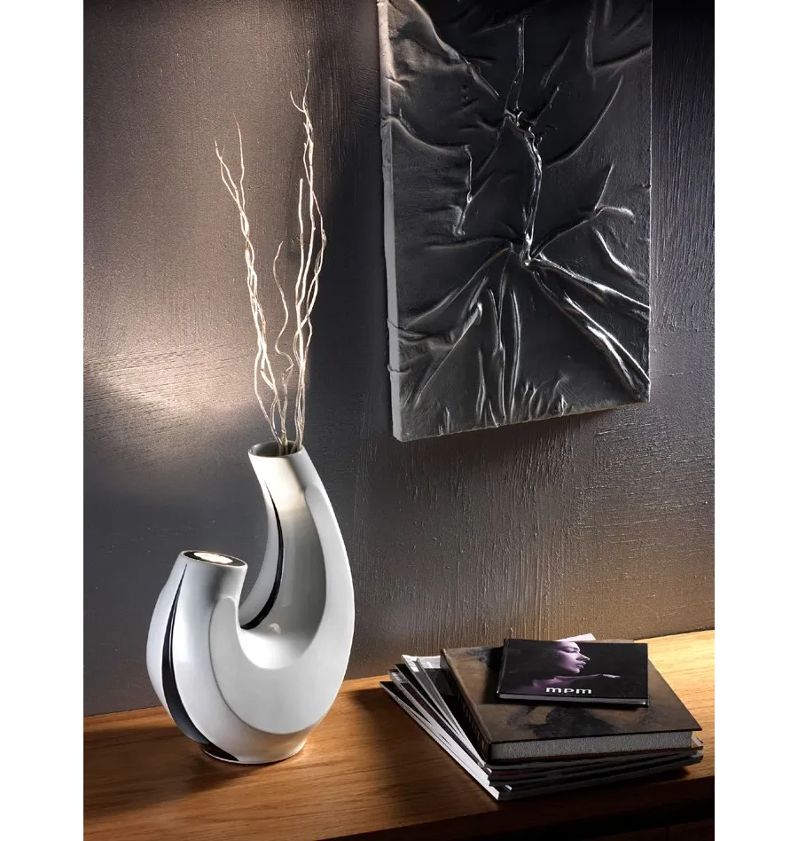 obrazek 1 Porcelanowa lampa i wazon 2 w 1 MPM Porcellane