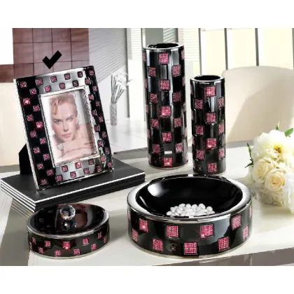 Picture Exclusive ceramic photo frame - black, red, platinum - Bruno Costenaro