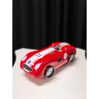 Zdjęcie Minimalistyczna puszka na drobiazgi