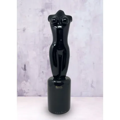 Zdjęcie Popiersie czarnej kobiety ze szkła Murano - elegancka rzeźba