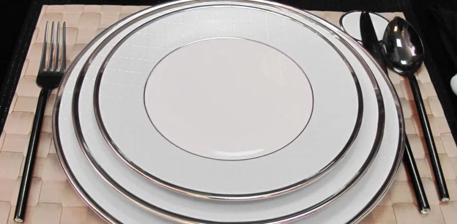 obrazek 1 Luksusowa porcelana dla 12 osób - Porcel