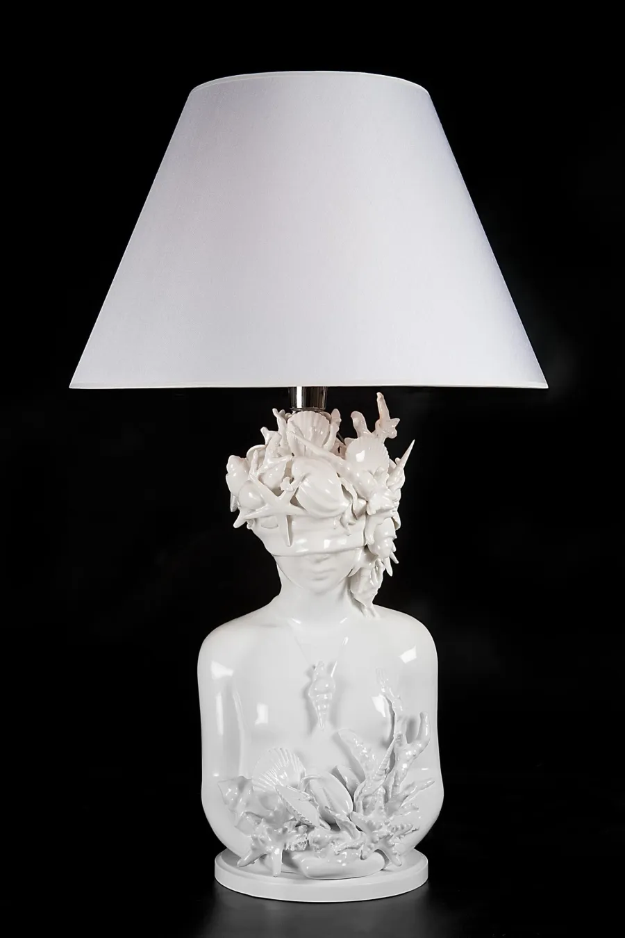 obrazek 1 Włoska ceramiczna lampa z postacią z morskimi zdobieniami