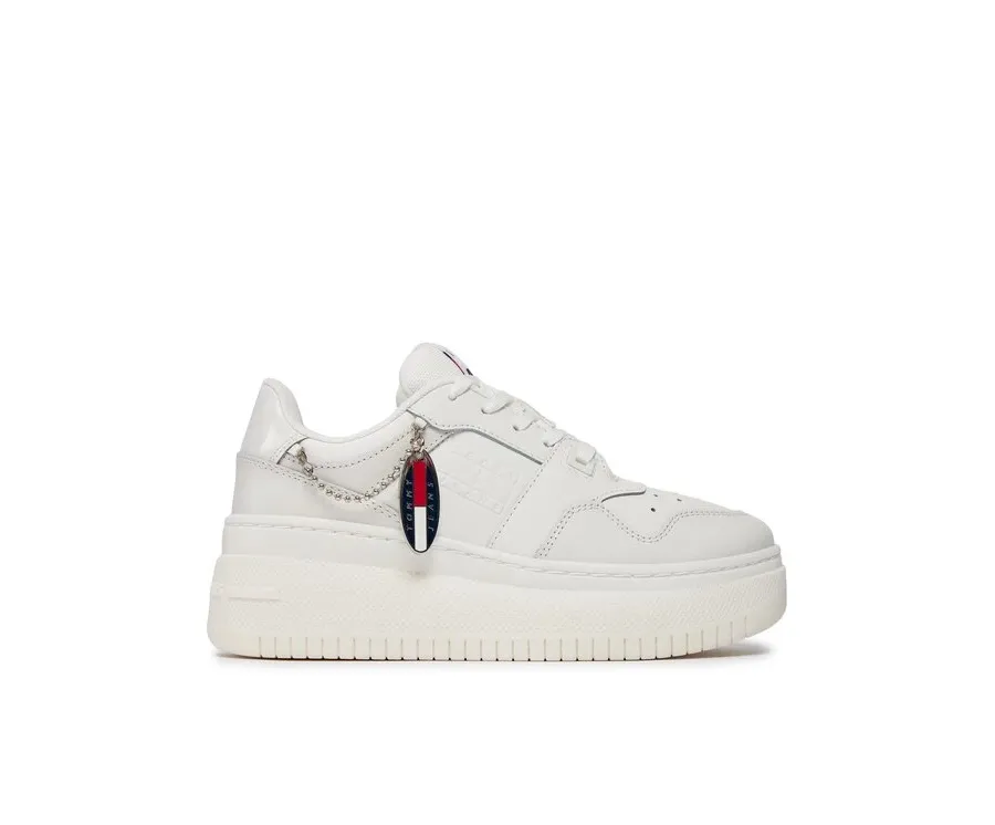 obrazek 1 Tommy Jeans Sneakersy Tjw Retro Basket Flatform Charm EN0EN02421 Écru