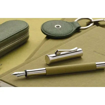 Zdjęcie Ekskluzywne zielone pióro wieczne Guilloche Yozakura - Graf von Faber-Castell