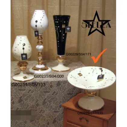 Picture Ceramic trumpet-shaped cup made of beige Swarovski gold