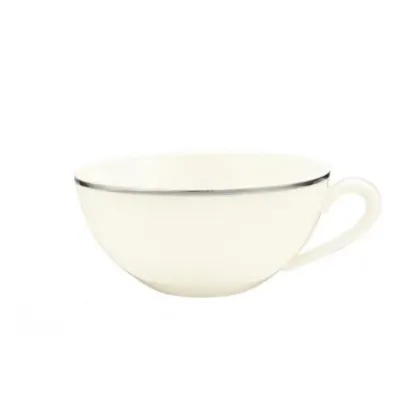 Zdjęcie Stylowa filiżanka do herbaty zdobiona srebrną obwódką w stylu klasycznym – Tettau