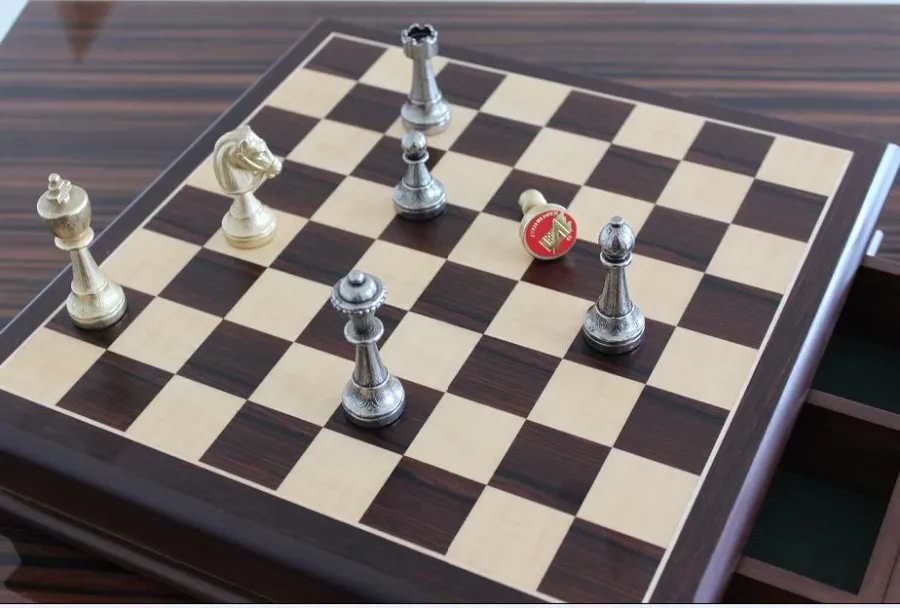 picture 4 Rosewood chess set with drawer 70M+333W