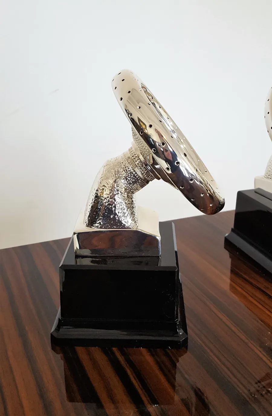 picture 4 Exceptional statuette with a steering wheel - Astra Argenti